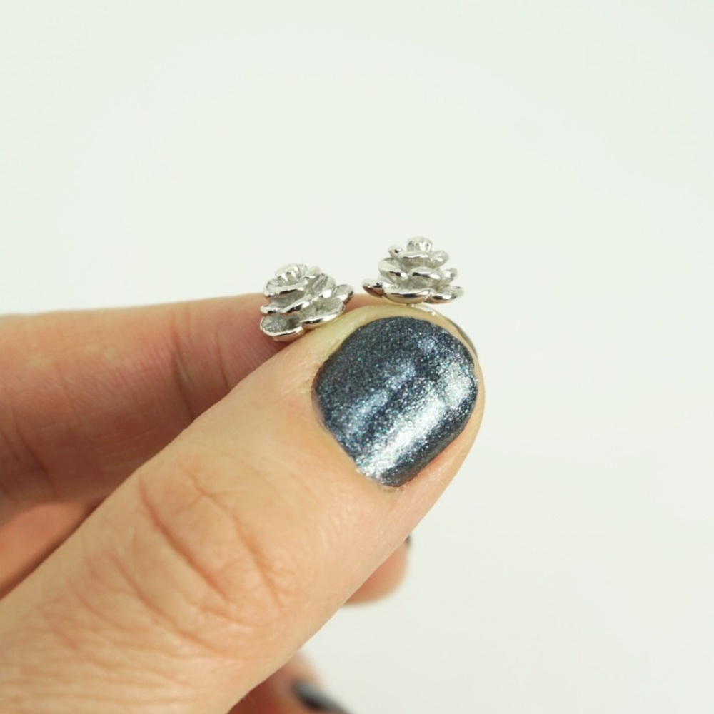 .925 Sterling Plated Flower Stud Earrings - Picture 3 of 5